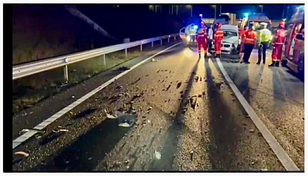 Accident Grav Pe Drumul Expres Pite Ti Craiova Trei Copii I