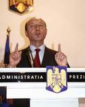 Basescu continua sa scada in sondaje