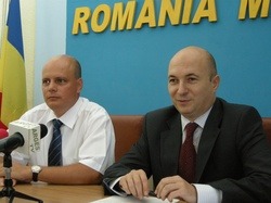 Marian Fulga, impreuna cu liderul PRM Codrin Stefanescu