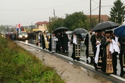 Cornel Axinte, inmormantat cu 22 de preoti