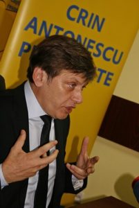 Crin Antonescu: „Putem alege si altceva in afara de clanul Basescu si baronii lui Geoana!”