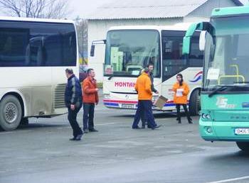 Carati cu autobuzele la mitingul lui Basescu