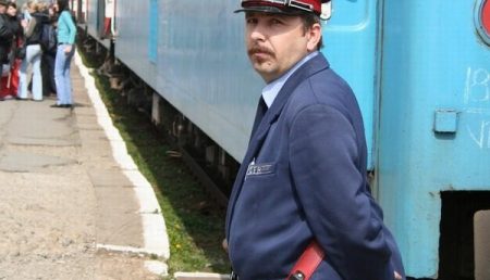 Grevă la CFR: Trenurile nu mai pleacă din București