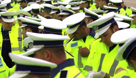 Peste 13.700 de politisti vor asigura ordinea publica in perioada Craciunului