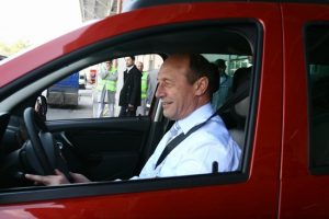 Basescu: Duster este o  masina care merita sa fie cumparata