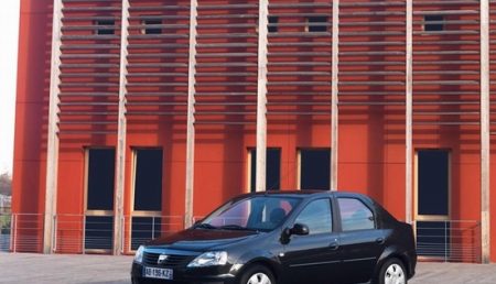 Dacia lanseaza in Romania seria limitata Black Line
