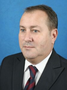 Basescu ii antreneaza pe parlamentarii argeseni