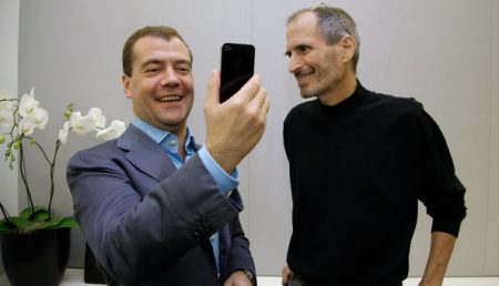 Medvedev are iPhone 4