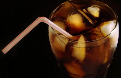 Băuturile răcoritoare dulci contribuie la creşterea tensiunii arteriale