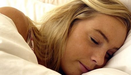 Culcatul târziu şi trezitul devreme pot cauza atacuri de cord