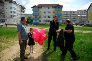 Draghici a sarbatorit cu copiii din Curtea de Arges