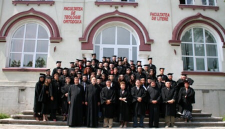 Se desfiinteaza Facultatea de Teologie