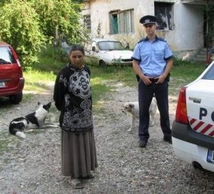 Om al strazii, mort in cosmelia în care locuia