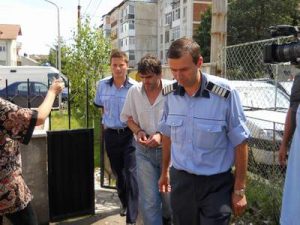 Batuta, violata si omorata de propriul fiu