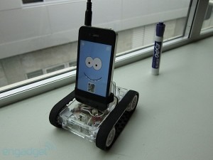 A aparut robotul…smartphone