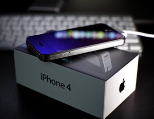 Spoturi publicitare pentru iPhone 4S: Road Trip si Rock God