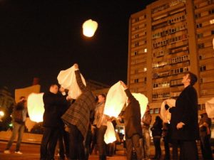 De ce a fost luminat cerul Pitestiului!