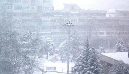 Află cât măsoară stratul de zăpadă în Pitești!