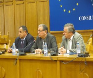 Nicolescu vrea uniforme în școli!