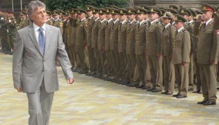 Ministrul Apărării a participat la o ceremonie militară în Piteşti