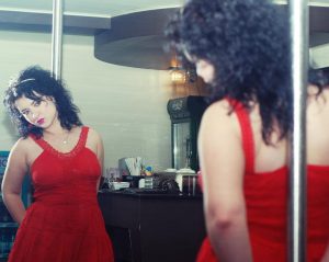 Profa’ de psihologie nu a reuşit să se impună la „Burlacul”, iar acum e dezamăgită de prietene!
