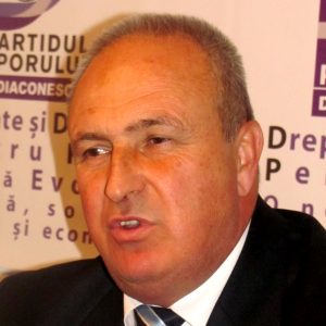 Ultimatum pentru un consilier PP-DD! De vină e senatorul Cristache!