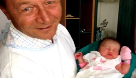 Prima poză cu nepoata lui Băsescu!