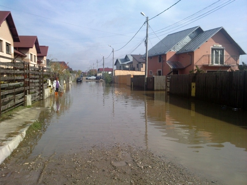 BRADU_INUNDATII_OCTOMBRIE_2013