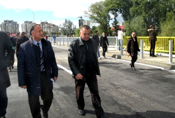 PENDIUC_SI_IONICA_DESCHIDERE_POD_ARGES