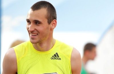 Atletul Adrian Cârnaru are o iubită celebră! Vezi cu ce cântăreaţă e „cuplat” sportivul!