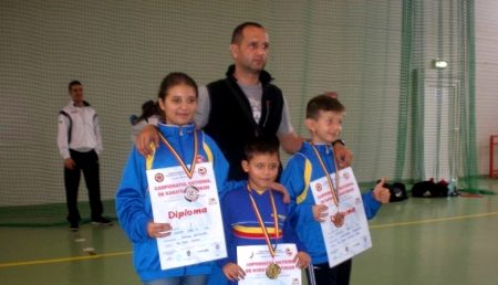 Bravo lor! Medalii pentru tinerii karatiști din Mioveni!