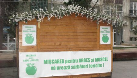 Ce are de-a face Mircea Andrei cu comerţul cu cârnaţi şi globuleţe de sărbători?!