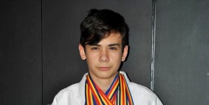 UN BĂIAT DE TOATĂ ISPRAVA! PERFORMER LA JUDO ȘI LA ȘAH!