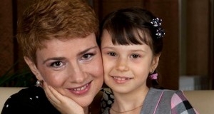 CE CADOU FRUMOS A PRIMIT TEO TRANDAFIR DE LA FETIŢA EI! ,,POCNESC DE MÂNDRIE”!