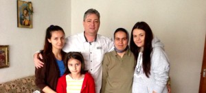 POLIȚISTUL DĂNUȚ DINU A AJUTAT DOUĂ FAMILII NEVOIAȘE