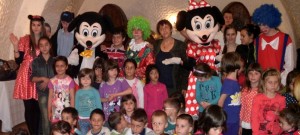 MICKEY ȘI MINNIE MOUSE, CONCURSURI ȘI CÂNTECE, LA VILA FLORICA