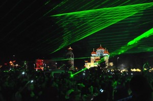 MUZICĂ, LASERE ȘI CONFETTI ÎN MIOVENI! VEZI GALERIE FOTO!