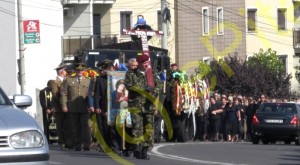 COMANDANTUL UNTĂȚII DE TRANSMISIUNI DIN PITEȘTI, CONDUS AZI PE ULTIMUL DRUM (GALERIE FOTO)