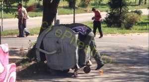 FOTOGRAFIILE SĂRĂCIEI ÎN PITEȘTI: OAMENII CANALELOR