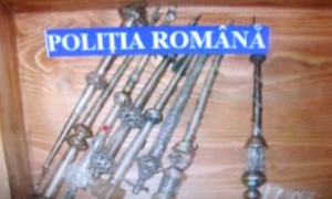 TEZAUR ARHEOLOGIC FURAT GĂSIT LA PERCHEZIȚIILE POLIȚIEI