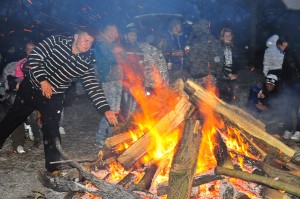 „FOCUL LUI SUMEDRU”, ÎN CURTEA ŞCOLILOR ÎN MIOVENI! UN MINISTRU A FOST PREZENT!