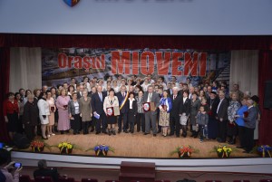 ORAŞUL MIOVENI ARE 11 NOI CETĂŢENI DE ONOARE. ALTE 95 DE PERSOANE AU FOST PREMIATE