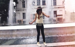 PITEȘTEANCA ALEXANDRA COMĂNECI AR PUTEA FI O VIITOARE STEA A MUZICII UȘOARE