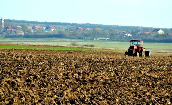 Schimbare pentru proprietarii de terenuri din România!