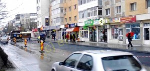 BĂTAIE DE JOC! ASFALTARE PE PLOAIE ÎN PITEȘTI! (VIDEO)