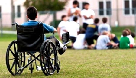 În Argeş avem peste 2.000 de copii cu dizabilităţi