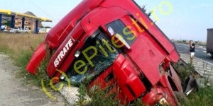 ACUM: TIR DERAPAT PE AUTOSTRADĂ