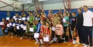 VOLEIBALISTELE DE LA C.S. DACIA MIOVENI 2012, PE PODIUM LA TURNEUL – SPERANŢE!
