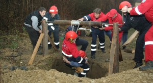 ACUM: UN BĂRBAT A MURIT ÎNECAT ÎNTR-UN PUŢ