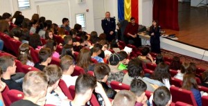 PORȚI DESCHISE LA CENTRUL CULTURAL MIOVENI – PRIMA ZI